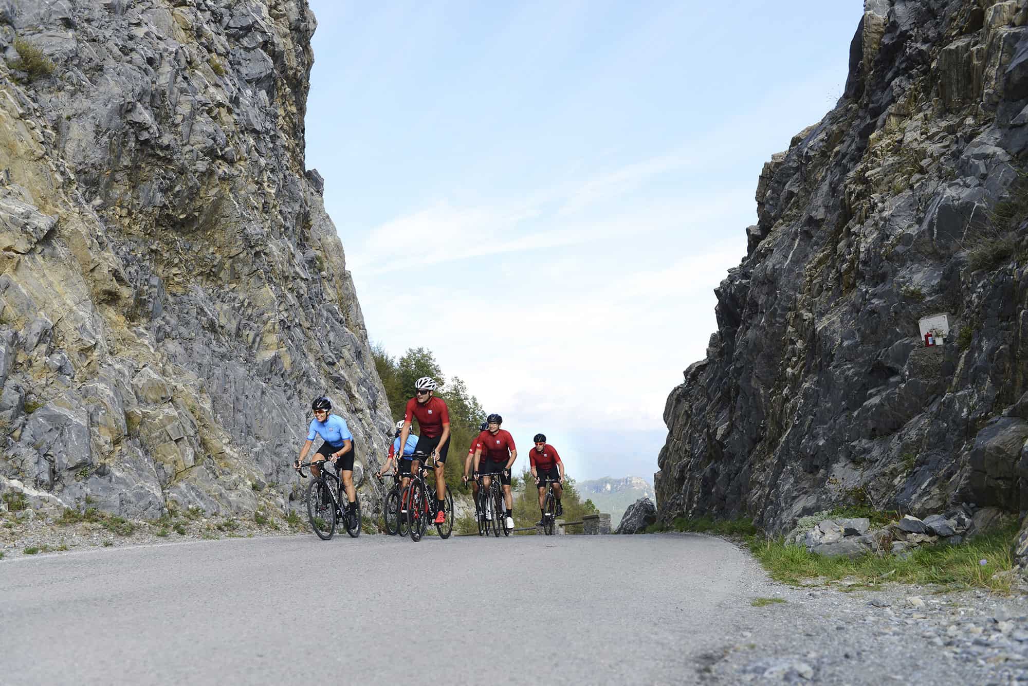 Cycing tour and beautiful landscapes - ChronòPlus