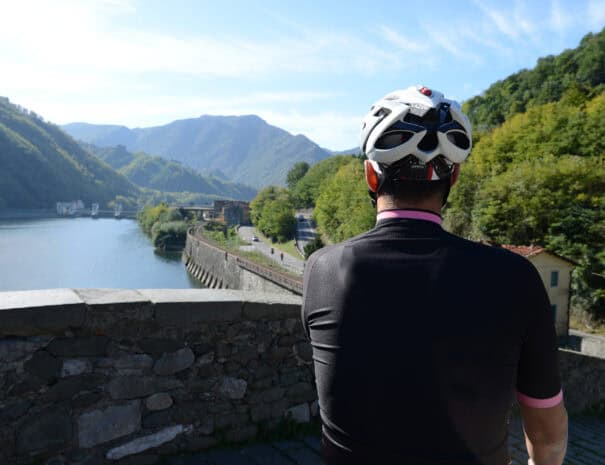 Riding-a-bike-in-Italy
