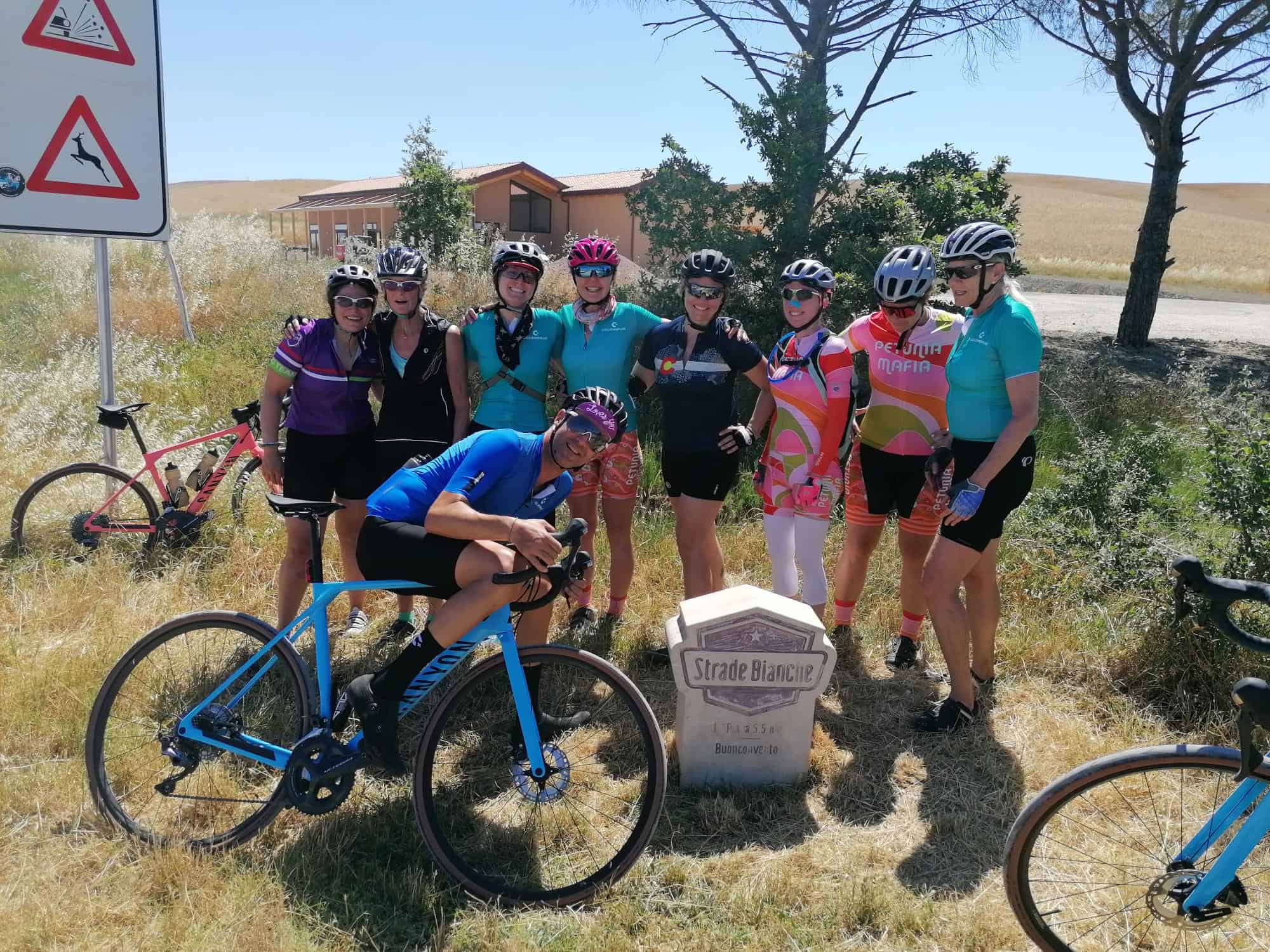 Cycling-along-the strade-bianche-roads -of-Siena